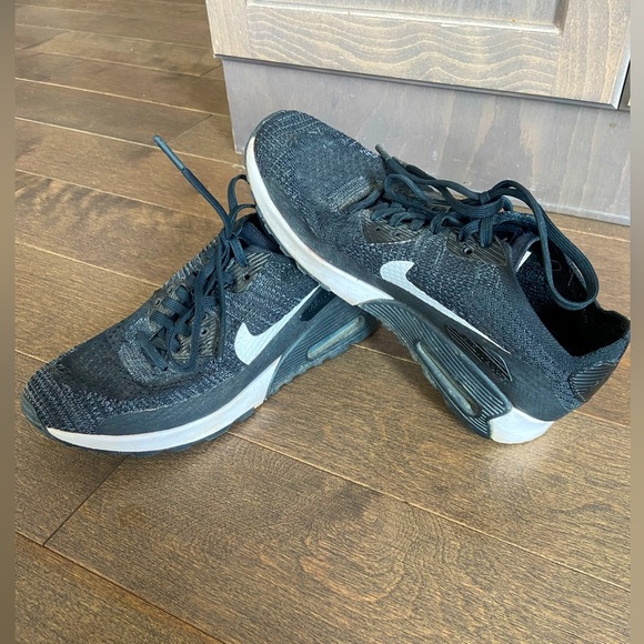 ❤️4 for $25❤️ Nike runners size 7 - Picture 1 of 4